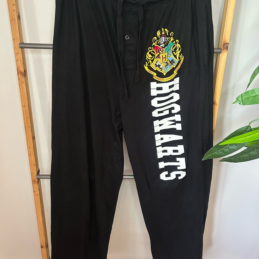 NWOT Harry Potter Hogwarts Pajama Pants size large - Picture 2 of 4